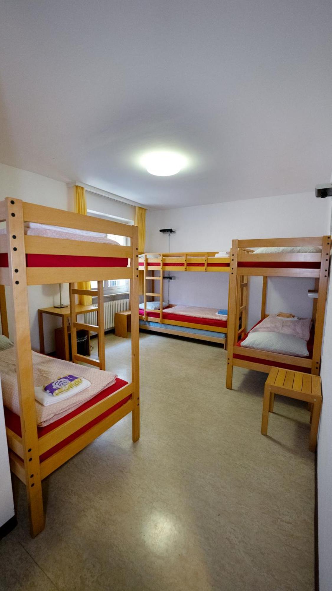 Locarno Youth Hostel Habitación foto